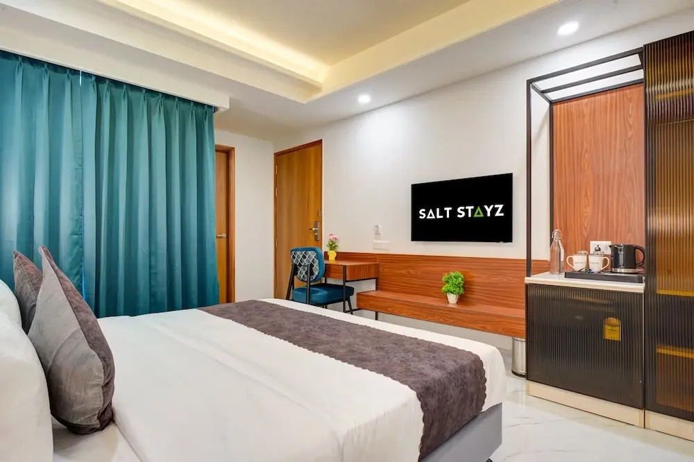 Saltstayz Premier - Sector 50 & Golf Course Ext Road