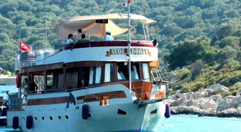 Yuzer Hotel Sude Boran