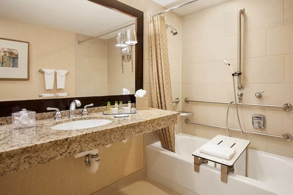 DoubleTree by Hilton Boston/Bedford Glen