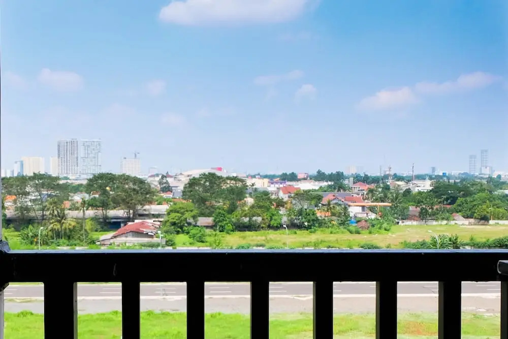 Luxurious and Convenient 2BR Ayodhya Apartment By Travelio