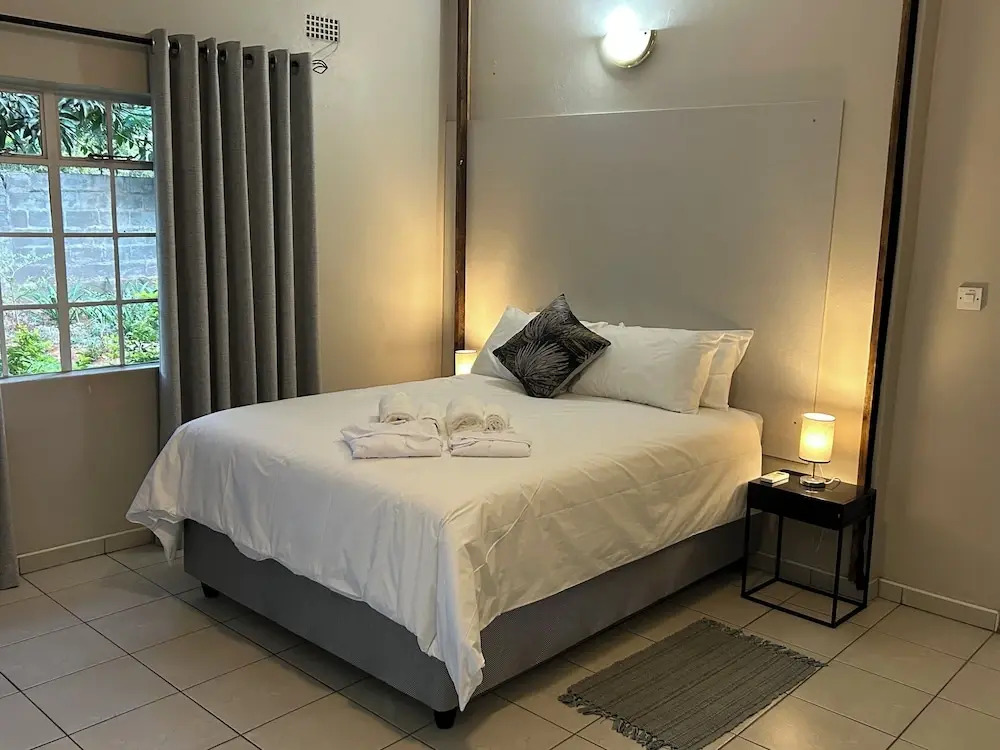 Hungwe House Victoria Falls