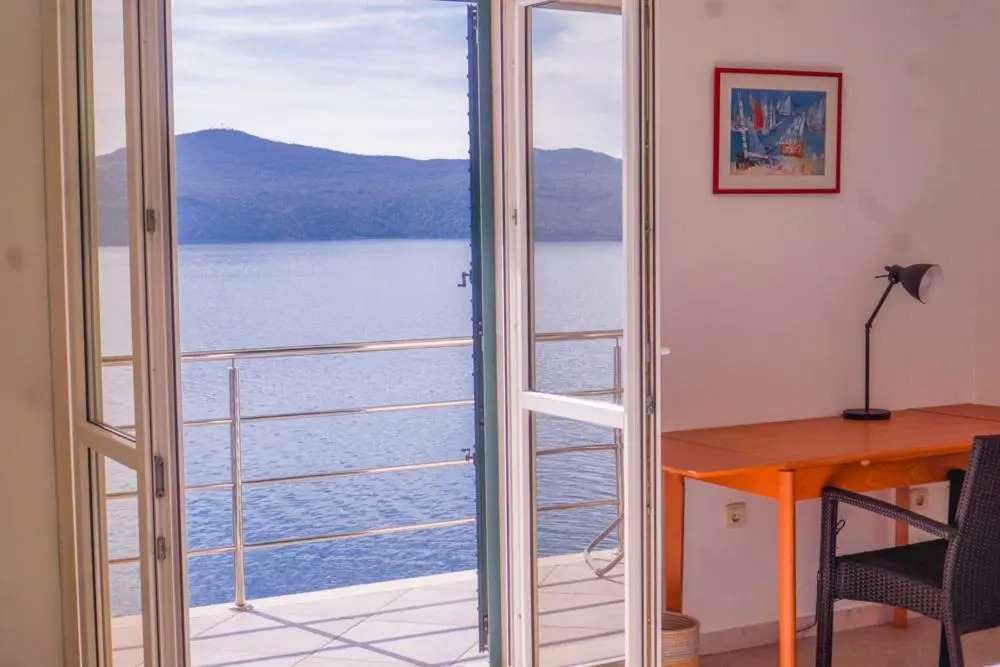 3 Bedroom Beach House with private sea access