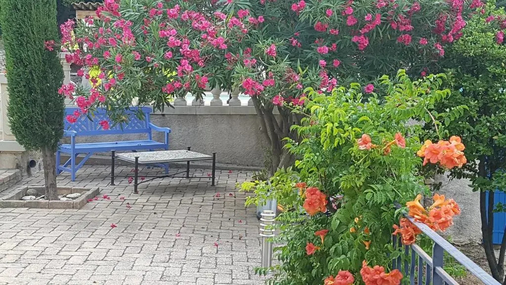 Le Mas des Hibiscus