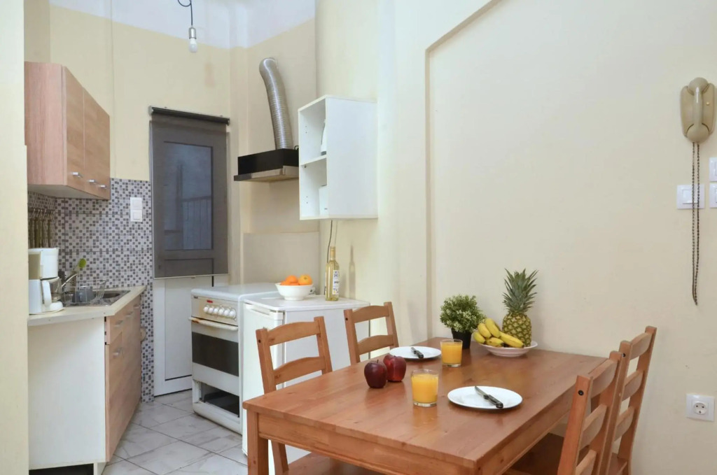 Stathmos Larissis C, a cozy 2BR Apartment, Close to Metro Station. 6