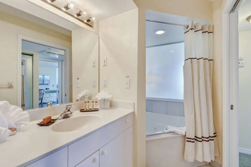 Lovers Key Resort 906
