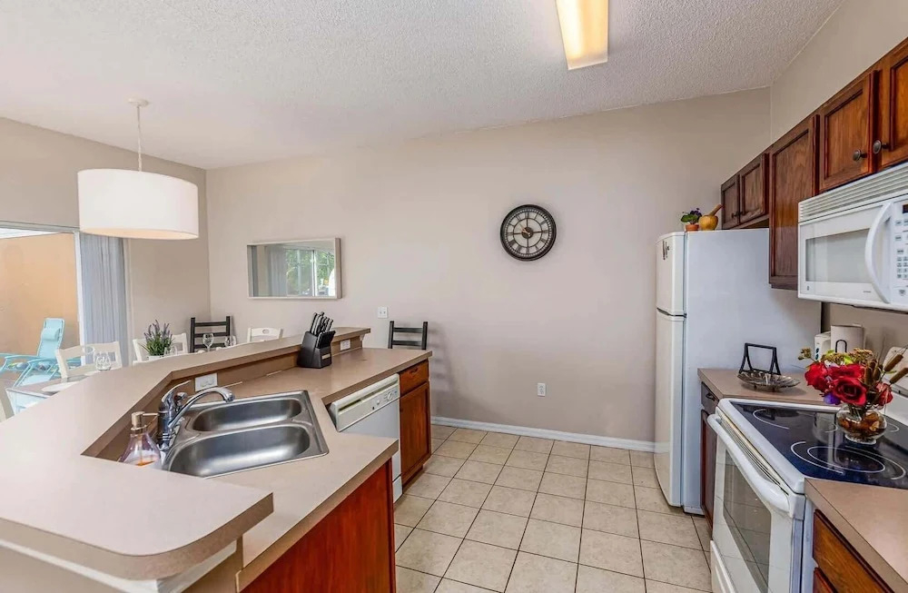 Disney Stay w/ Private Pool + Family Fun Sleeps 9