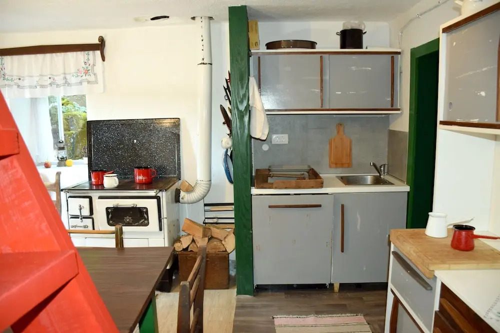 Chalet With 2 Bedrooms in Gospic, With Wonderful Mountain View, Enclos
