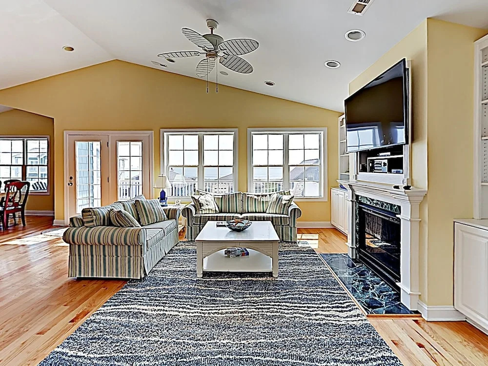 Expansive Beach Beauty W/ Private Pool & Balconies 5 Bedroom Home