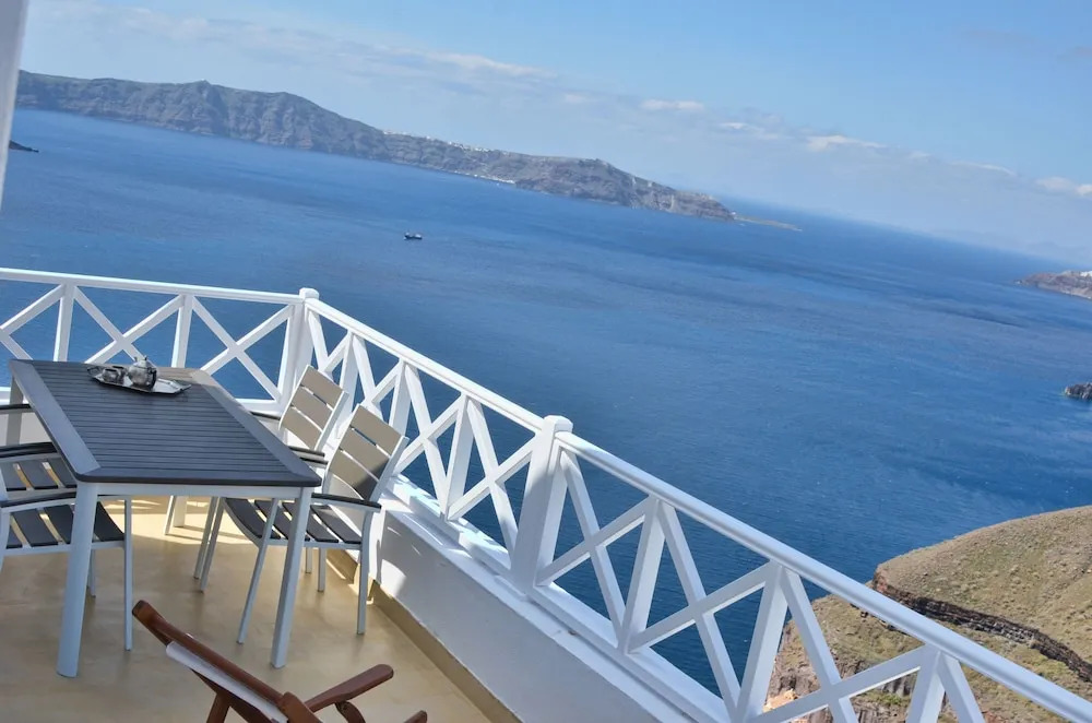 Fira Blue House