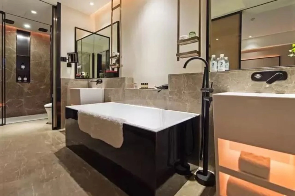 Rainbird International Hotel