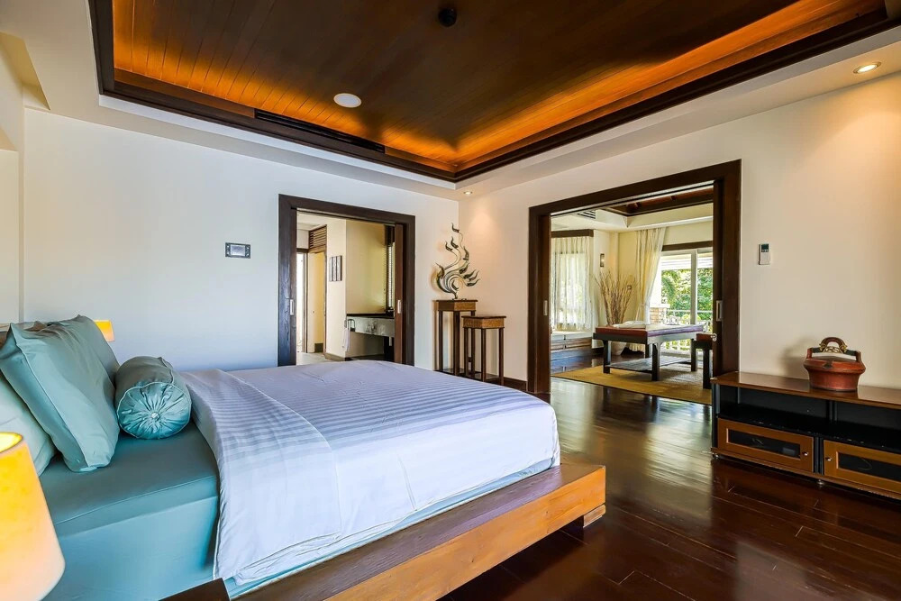 Luxury Mansion 6 BR on Golf Course JB