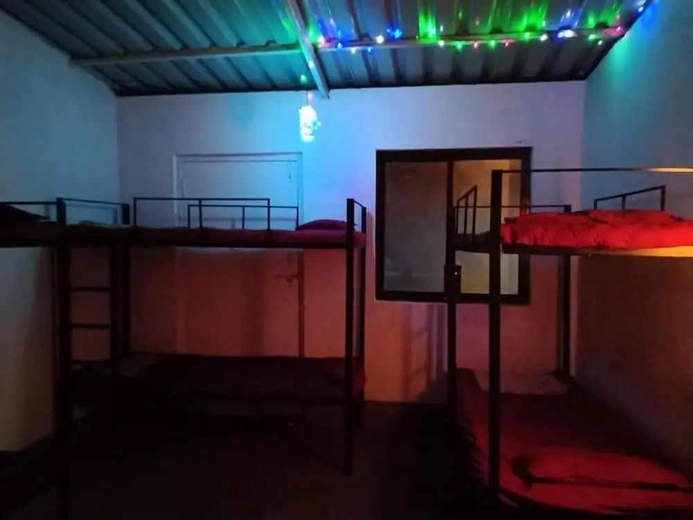 Hostel Pitchers