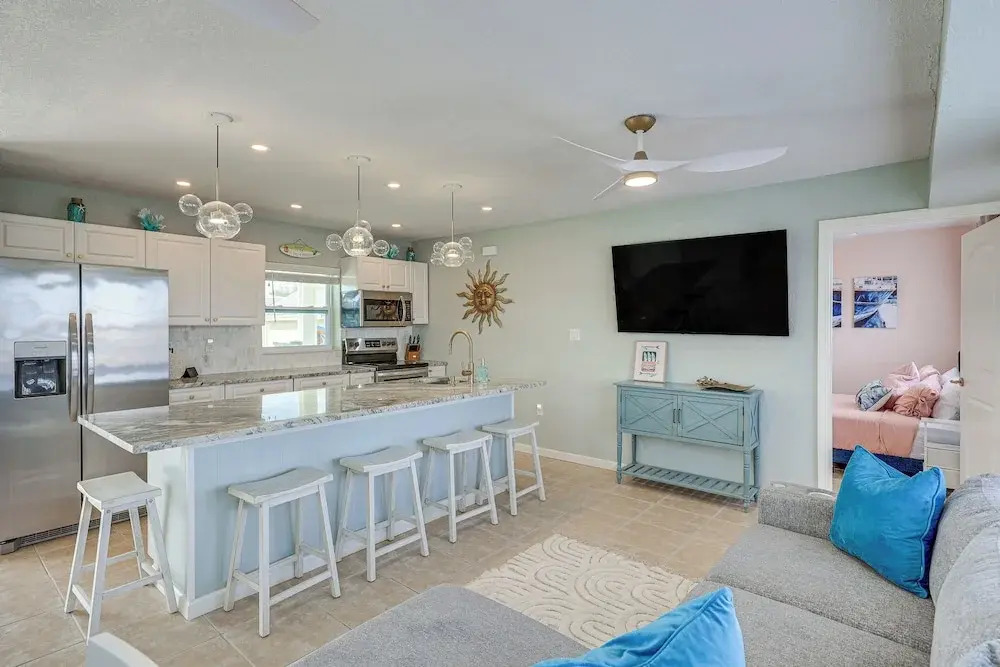 Pool Paradise! Port Charlotte Home Near Beach