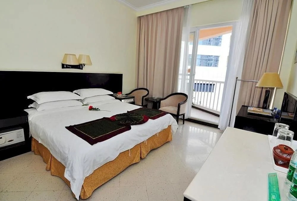 Sanya Jingwei Hotel