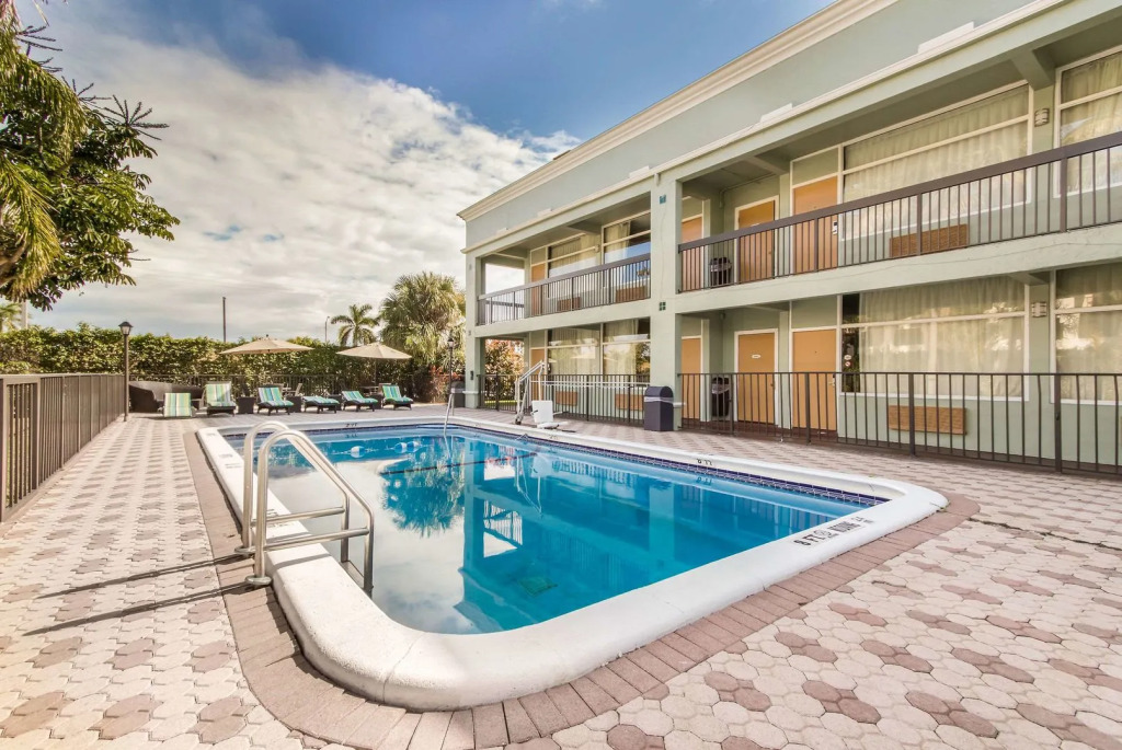 Boca By The Sea Hotel