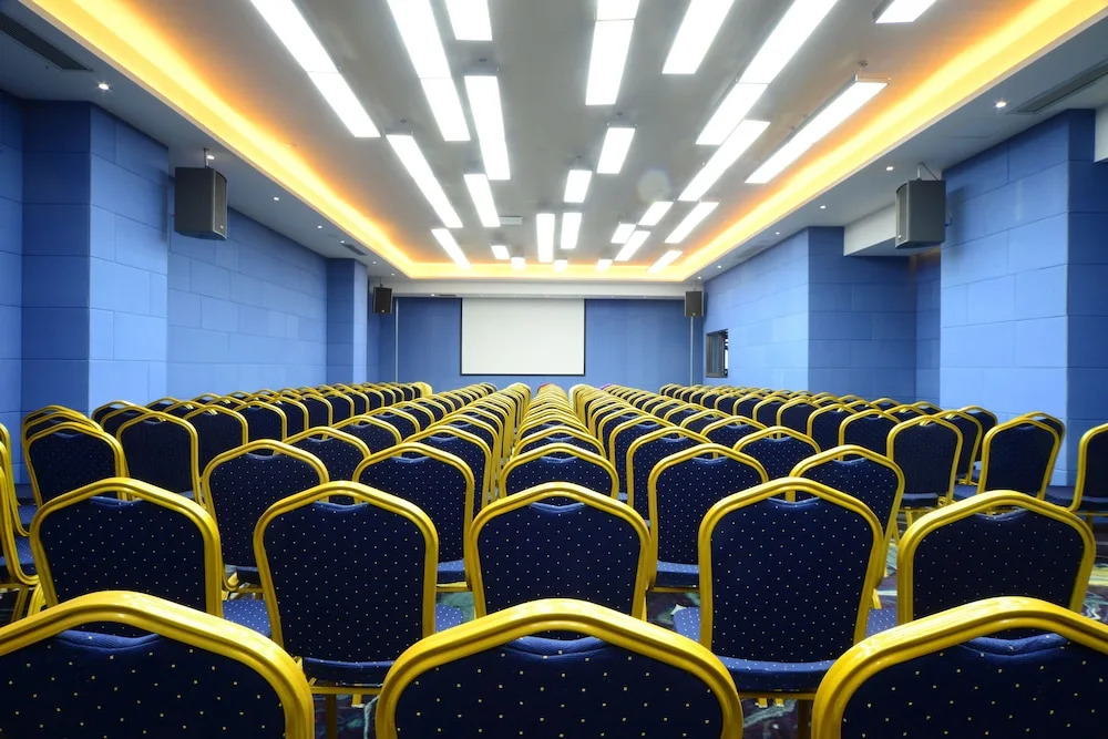 Rezen Minwoo Hotel (Twin Towers Global Center)