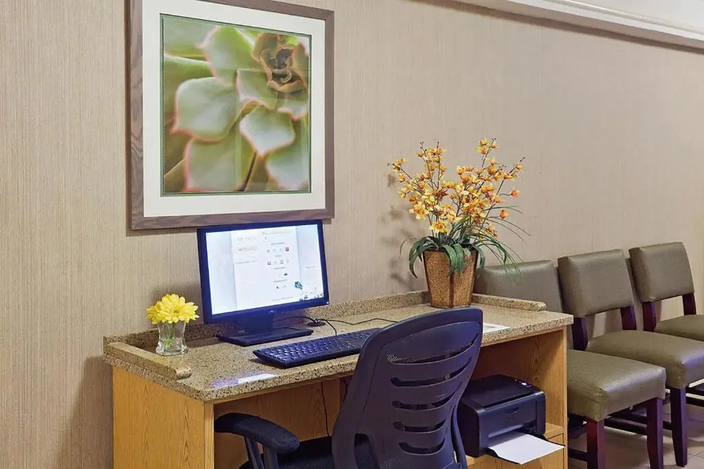 Norwood Inn & Suites Merrillville