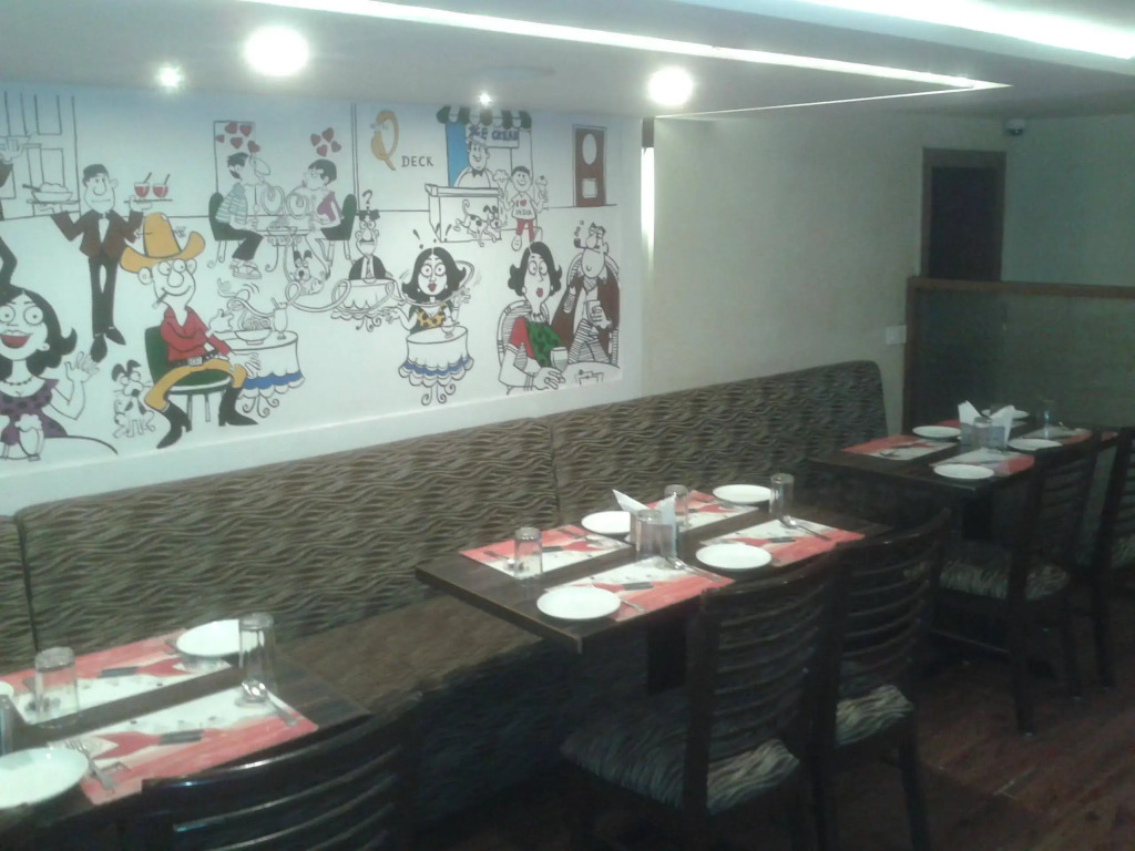 Hotel Q Deck Rooms