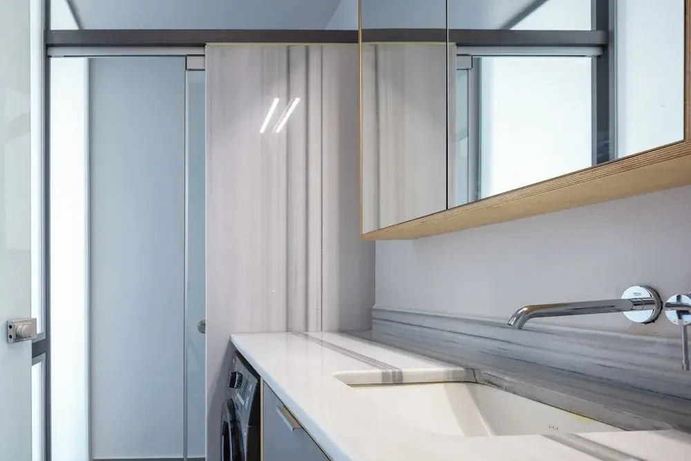 1 bedroom apt up to 3
