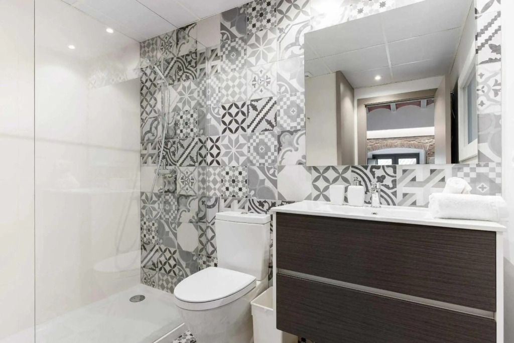 Revitalized Downtown Apartment in Historical Building