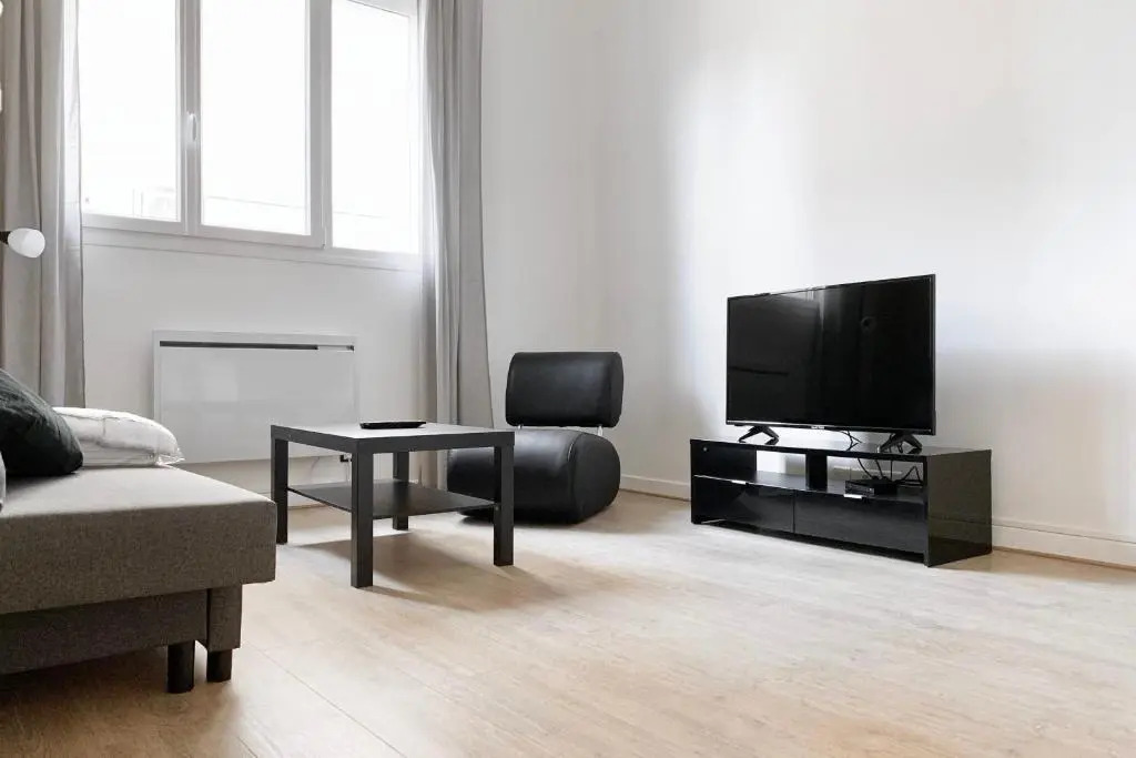 Large T2 - 52m2 fully renovated 2021 for 5 people - Well located #CE