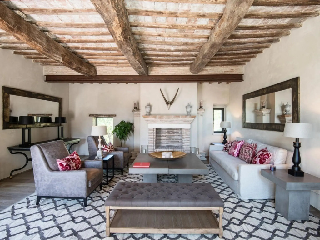 Luxury Villa Inside a Splendid Estate-villa Piuma