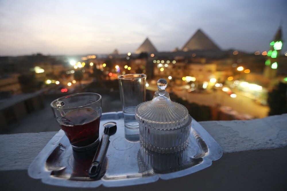 Happy days pyramids inn