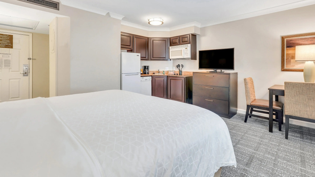 Staybridge Suites Savannah Historic District by IHG