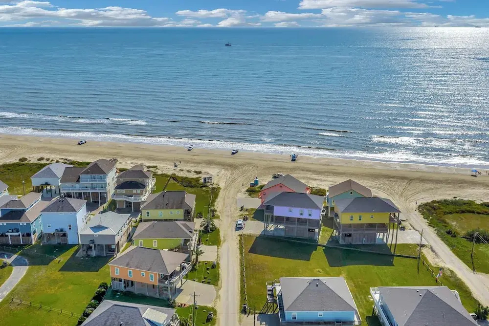 Steps to Shore! just Beachy Home w/ Deck + Views
