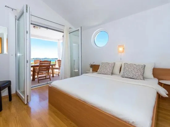Apartments Tihi