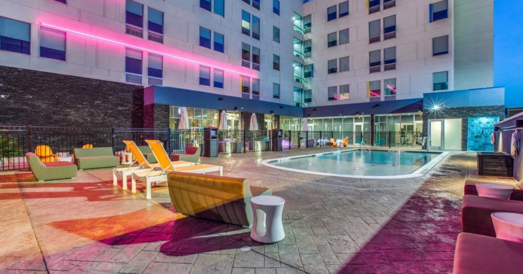 Aloft Dallas Arlington Entertainment District