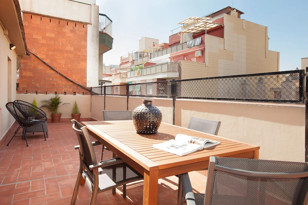 Click&Flat Europa Fira Apartments