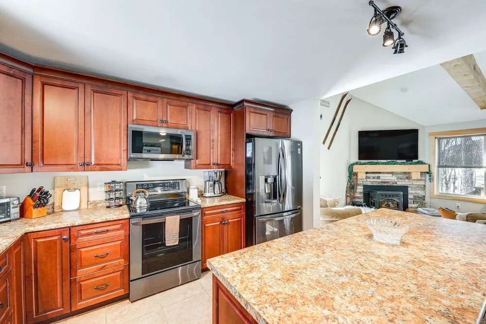 White Mountain Home Near Lakes & Kancamagus Hwy!