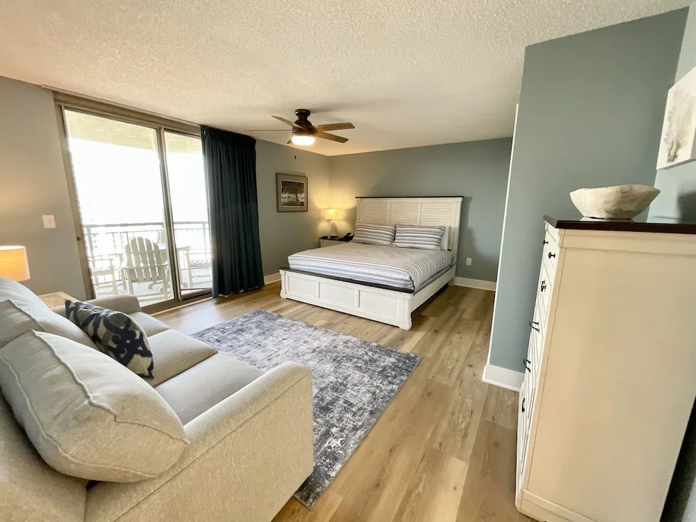 1003 Brighton, Fully Remodeled And Access To Resort Amenities 2 Bedroom Condo