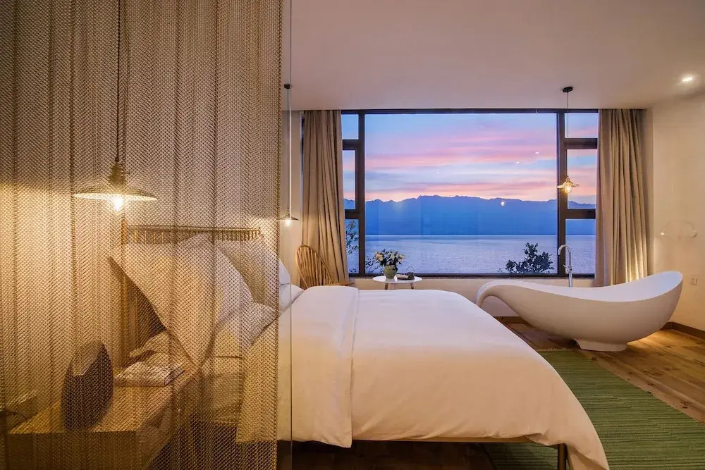 大理远山青Stone Hill悬崖海景民宿 Dali Verdant Whisper-Stone Hill Seaview Inn