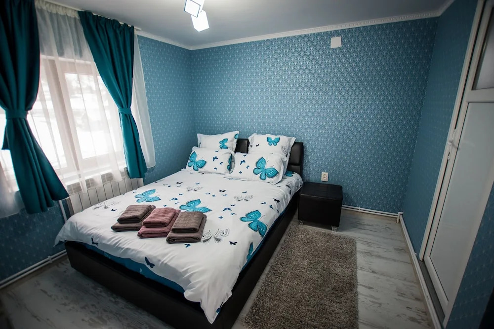 Stunning 5 Bed House in Campulung Moldovenesc