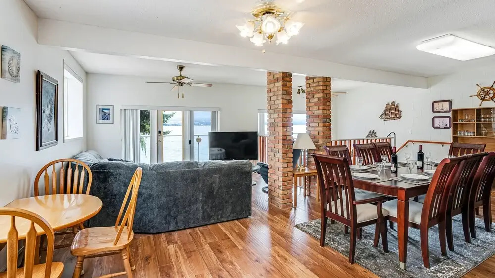 Multilevel Waterfront Suite With Boat Moorage