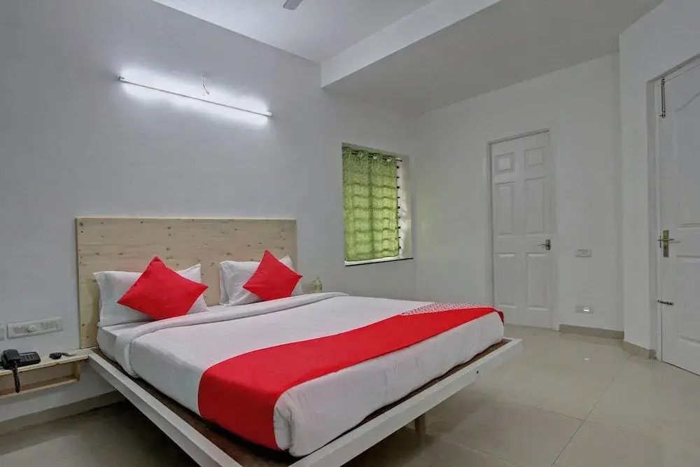 Sri Sharu Enclave By OYO Rooms