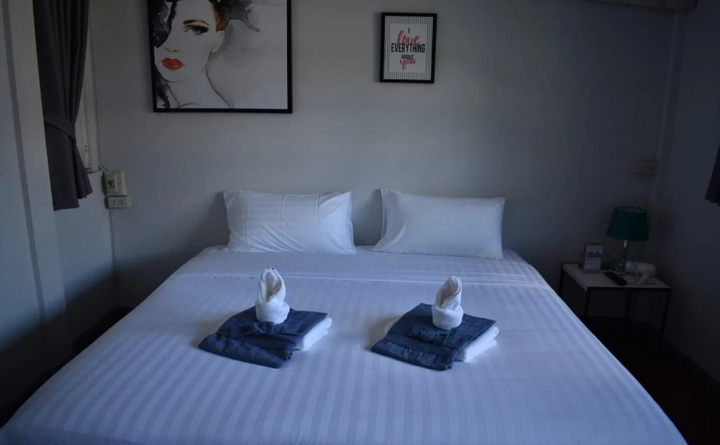 Maya Bed and Food Hostel