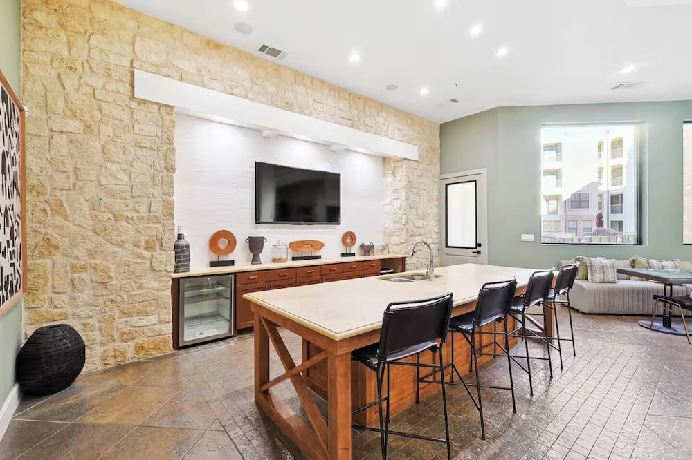 Lux 1B1B with Pool Near Legacy West