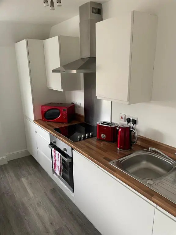 #0410 Lovely one bedroom apartment with free parking