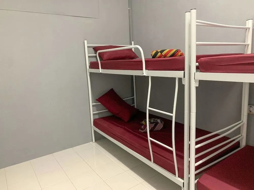 Aleesya Hostel