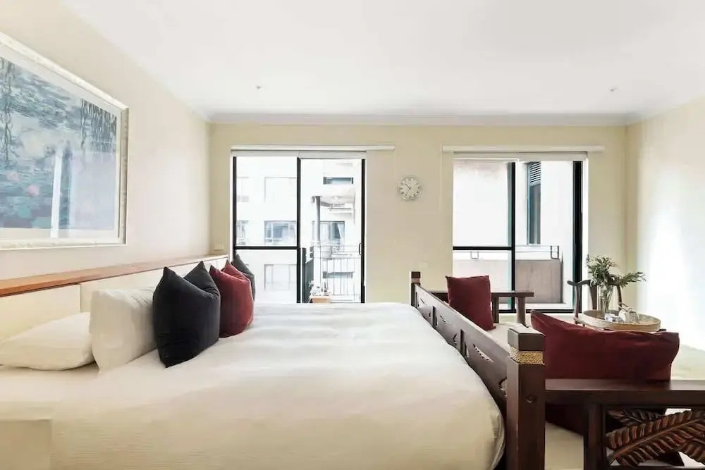 Stylish & Cozy 4BR Retreat With Free Parking