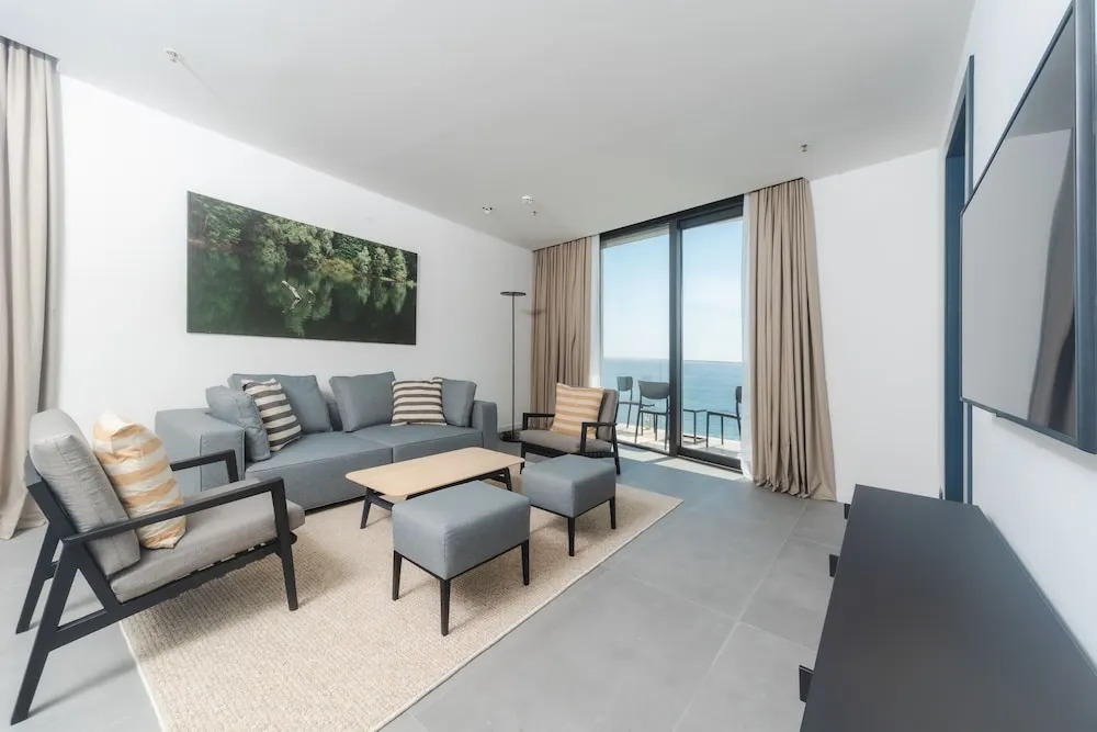 Boutique Hotel Shell
