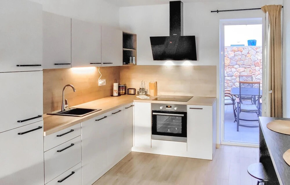Beautiful Apartment in Cres With Wifi and 1 Bedrooms