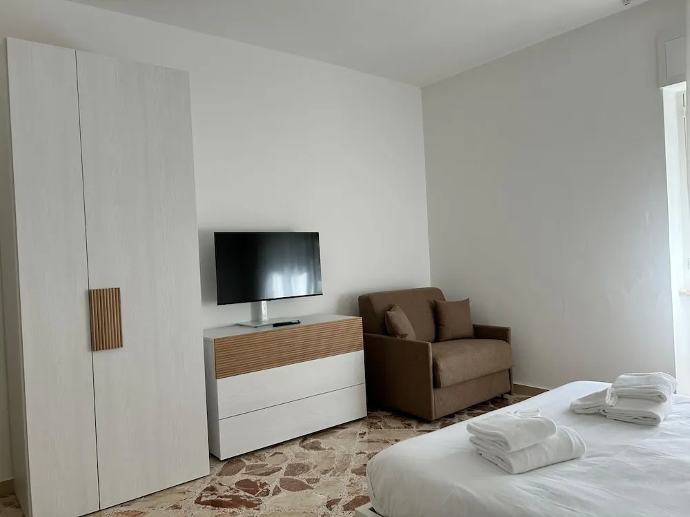 My50s in Monopoli With 4 Bedrooms and 2 Bathrooms