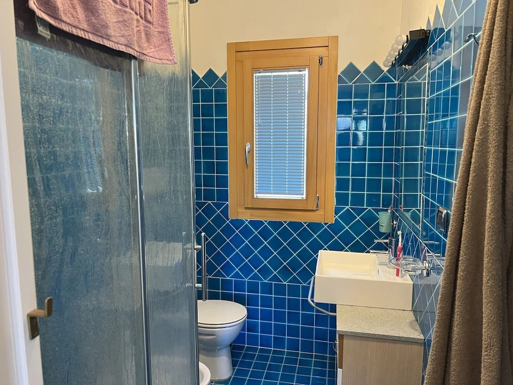 Villa Sleeps 4 With Rooftop Solarium