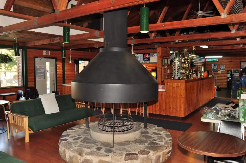 Arrowhead Camping Resort Cabin 1
