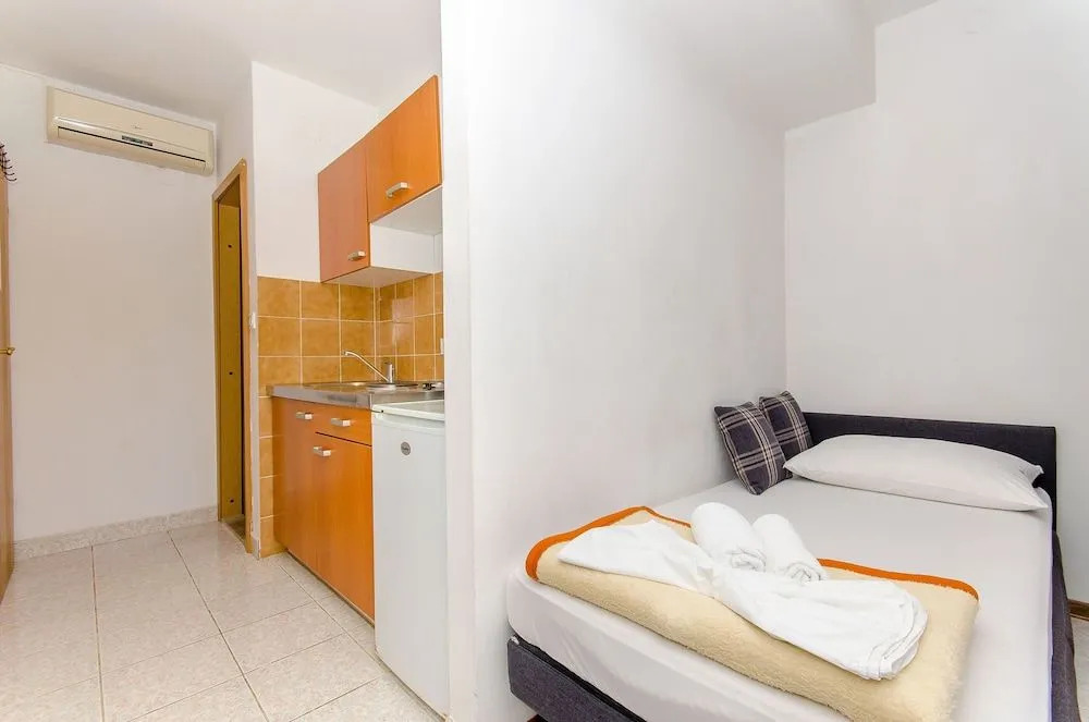 Apartments and Room Nada