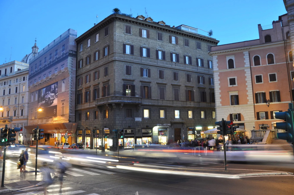 Daplace - White Rooms in Navona